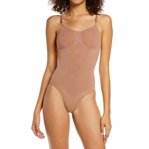 Skims NWOT Sculpting Bodysuit W. Snaps Tan Size XS - Picture 1 of 7